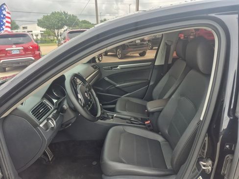 Used 2018 Volkswagen Passat 2.0T R-Line FWD image 13