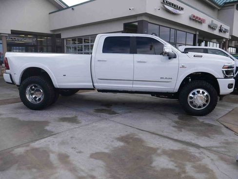 New 2026 RAM 3500 Limited image 31