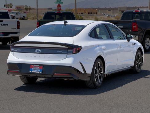 Used 2025 Hyundai Sonata SEL FWD image 5