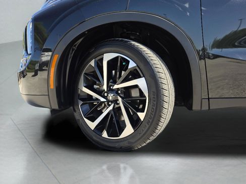 Used 2024 Mitsubishi Outlander FWD image 41