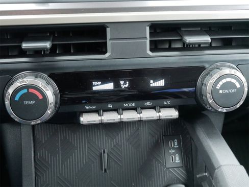 Used 2025 Toyota Tacoma SR5 image 21