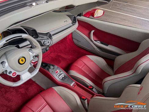 Used 2013 Ferrari 458 Spider RWD image 14