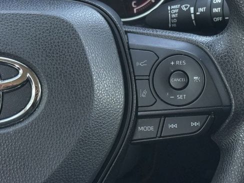 Used 2025 Toyota RAV4 XLE FWD image 15