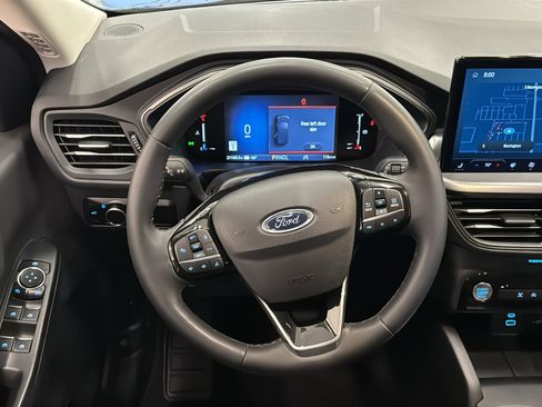 Used 2023 Ford Escape Active w/ Tech Pack #1 AWD/4WD image 12