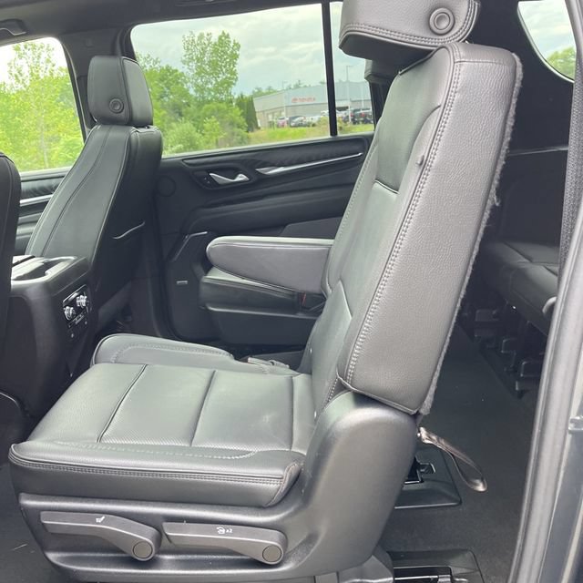 Used 2022 GMC Yukon XL Denali AWD/4WD image 11