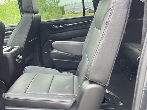 Used 2022 GMC Yukon XL Denali AWD/4WD image 11