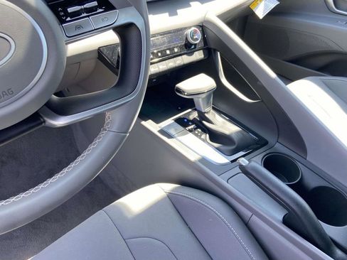 Certified 2025 Hyundai Elantra Sport FWD image 19