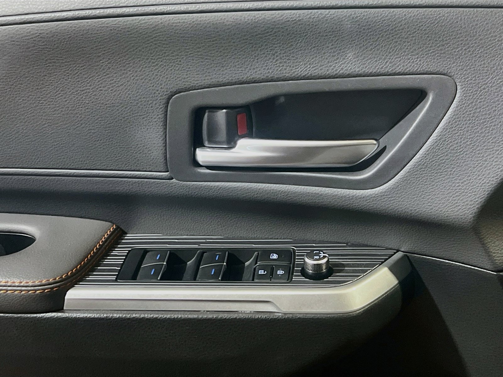Used 2023 Toyota Sienna XSE w/ XSE Plus Package FWD image 14