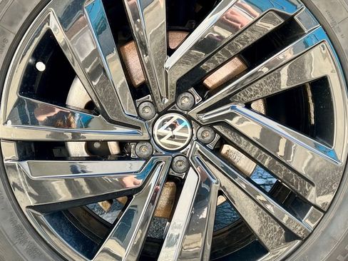 Used 2022 Volkswagen Atlas Cross Sport SE image 13