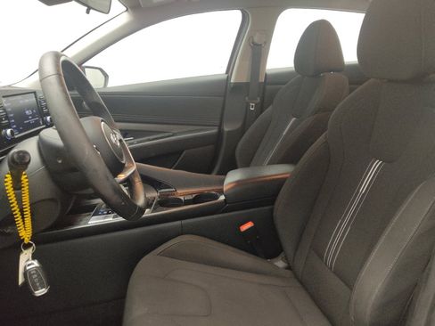 Used 2022 Hyundai Elantra SEL w/ Convenience + Premium Package FWD image 17