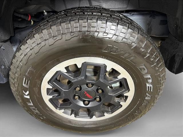 Used 2025 Toyota 4Runner TRD Off-Road Premium AWD/4WD image 20
