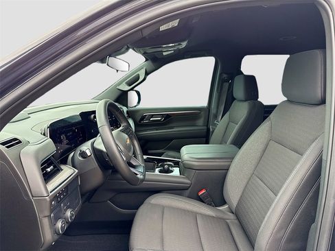 Certified 2025 Chevrolet Suburban LS image 10