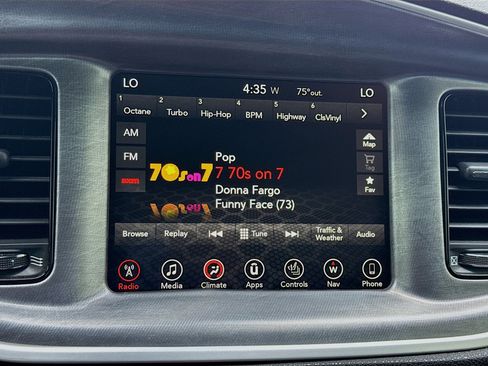 Used 2017 Dodge Charger R/T image 11