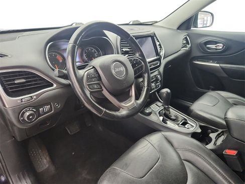 Used 2020 Jeep Cherokee Limited image 10