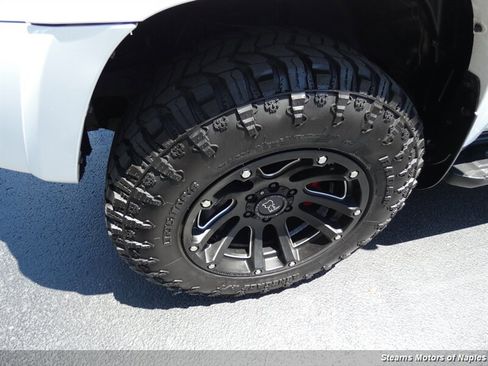 Used 2020 Toyota 4Runner SR5 AWD/4WD image 18