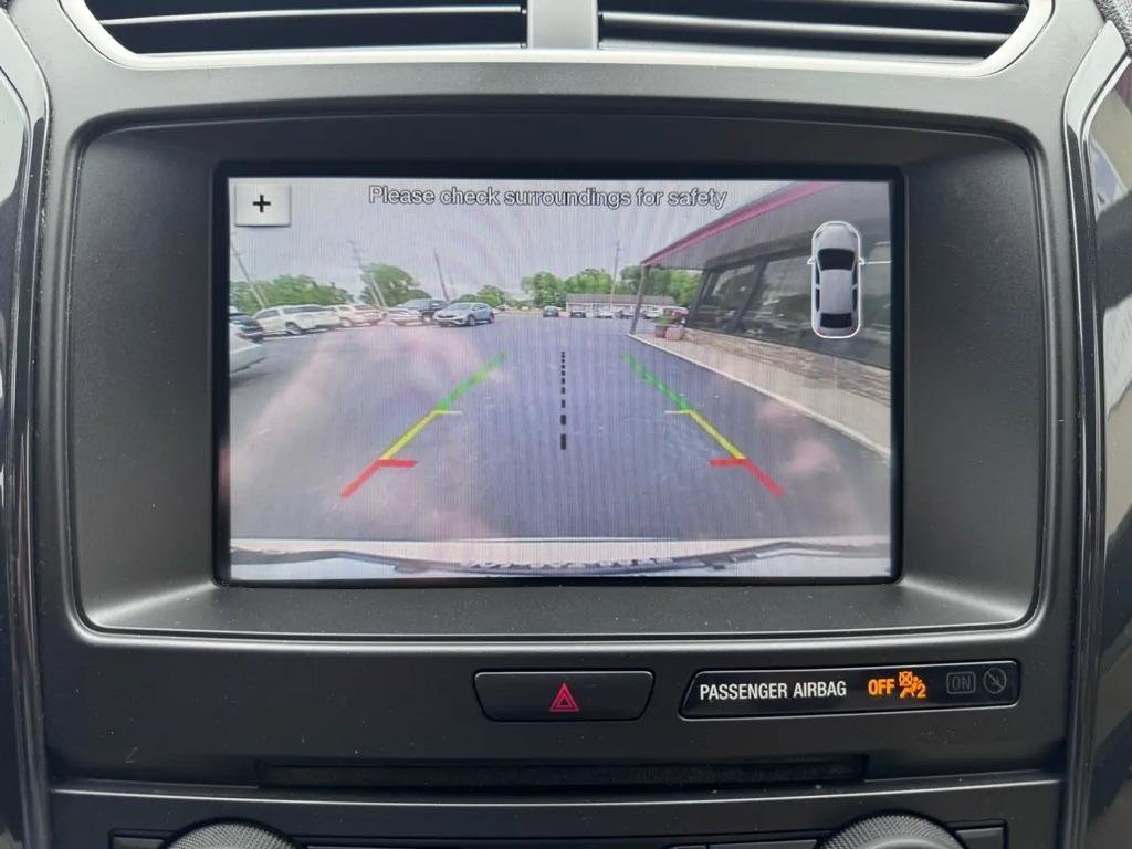 Used 2017 Ford Explorer XLT w/ Equipment Group 201A FWD image 11