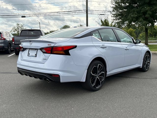 Used 2023 Nissan Altima 2.5 SR w/ SR Premium Package AWD/4WD image 4