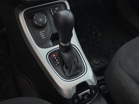 Used 2019 Jeep Compass Sport image 24