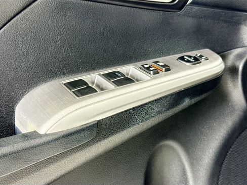 Used 2013 Toyota Camry image 19