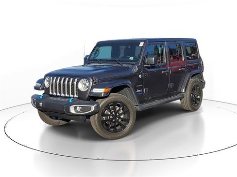 Used 2022 Jeep Wrangler Unlimited Sahara w/ Cold Weather Group image 1