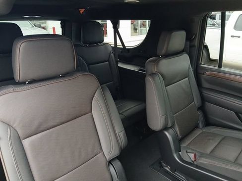 Used 2024 Chevrolet Suburban High Country w/ Max Trailering Package AWD/4WD image 28