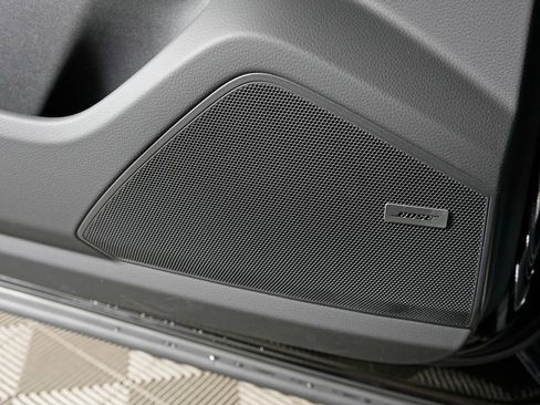 New 2026 Porsche Cayenne Coupe AWD/4WD image 16