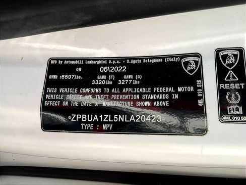 Used 2022 Lamborghini Urus AWD/4WD image 17