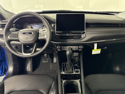 New 2026 Jeep Compass Latitude image 3