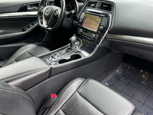 Used 2020 Nissan Maxima 3.5 SV w/ Floor Mat Group FWD image 15