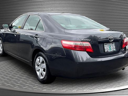 Used 2009 Toyota Camry LE FWD image 4