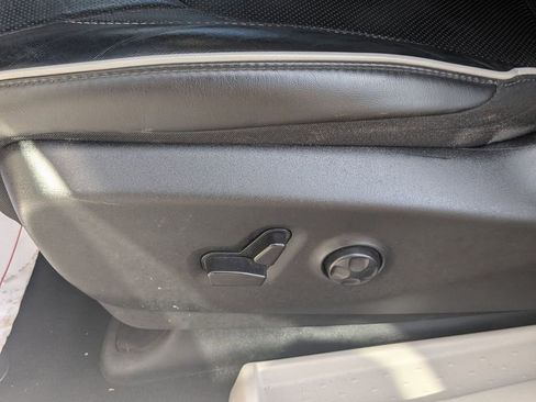 Used 2023 Chrysler Pacifica Limited image 16