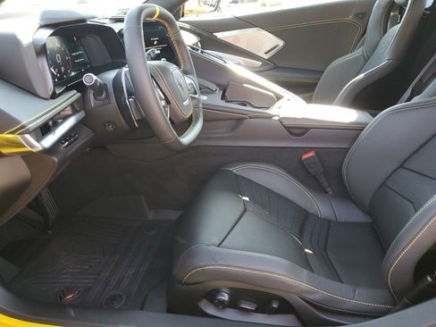 Used 2025 Chevrolet Corvette Stingray image 25