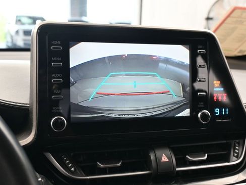 Used 2019 Toyota C-HR XLE FWD image 17