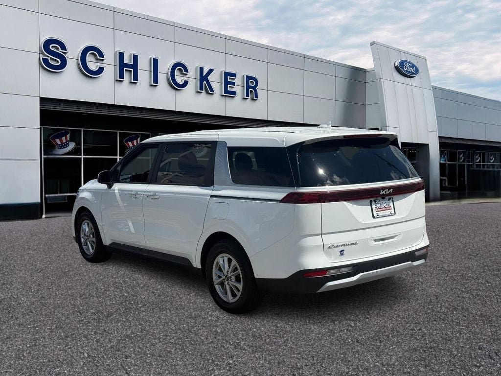 Used 2022 Kia Carnival LX FWD image 3