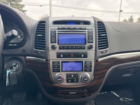 Used 2011 Hyundai Santa Fe Limited image 9