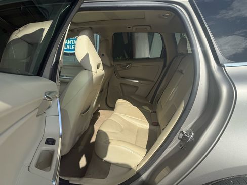 Used 2015 Volvo XC60 T5 Platinum image 9