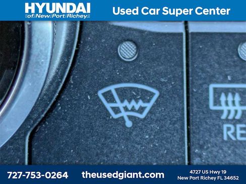 Used 2024 Toyota Highlander LE image 30