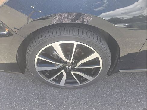 Used 2023 Nissan Altima 2.5 SR AWD/4WD image 11
