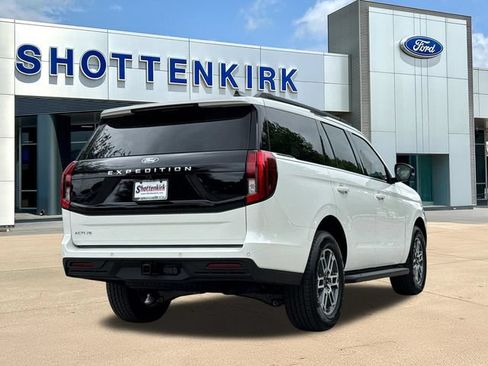 New 2026 Ford Expedition Active RWD image 8
