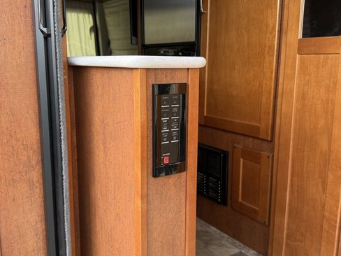 Used 2014 Mercedes-Benz Sprinter 3500 image 19