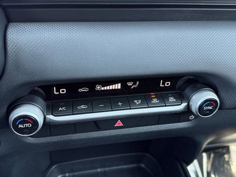 Used 2025 MAZDA CX-50 AWD 2.5 S w/ Select Package image 17