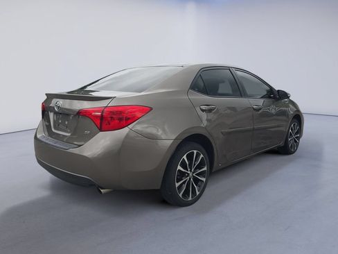 Used 2018 Toyota Corolla SE FWD image 7