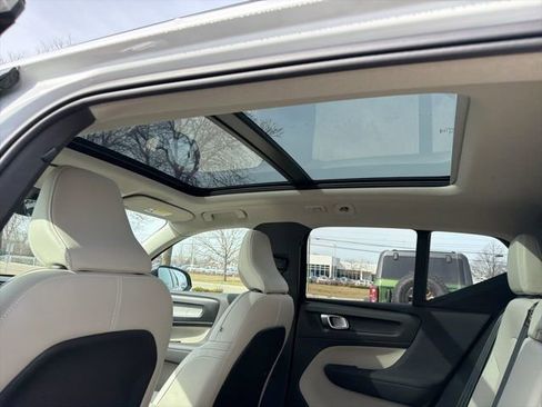 Used 2024 Volvo XC40 B5 Plus w/ Protection Package Premier image 8