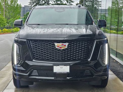 Certified 2026 Cadillac Escalade ESV Sport w/ LPO, Floor Liner Package AWD/4WD image 8