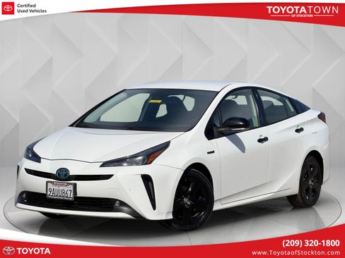 Certified 2022 Toyota Prius image 1