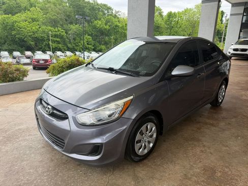 Used 2016 Hyundai Accent SE FWD image 3