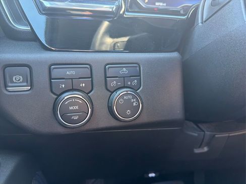 Used 2024 Chevrolet Silverado 1500 LT AWD/4WD image 15