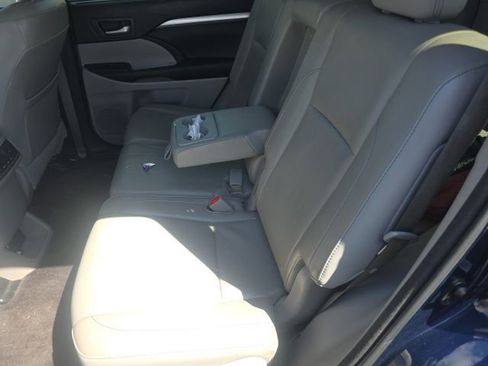 Used 2015 Toyota Highlander XLE image 5