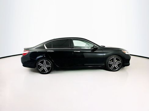 Used 2017 Honda Accord Touring image 10