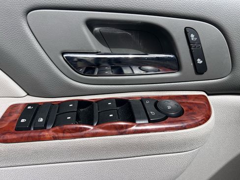 Used 2013 GMC Yukon XL SLT RWD image 25